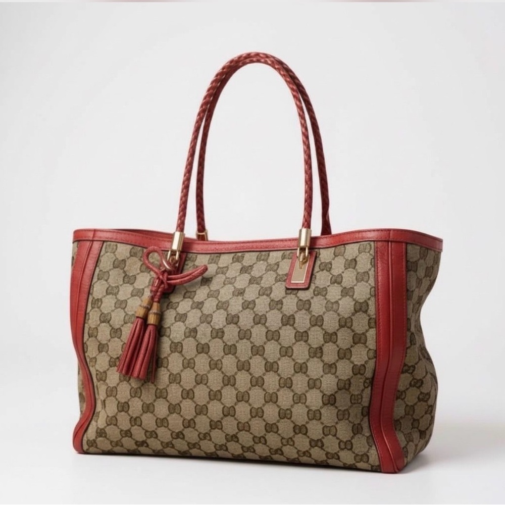 Gucci -
